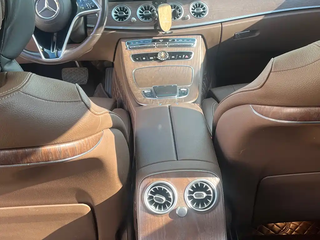 Mercedes-Benz E-Class New Energy — миниатюра 7