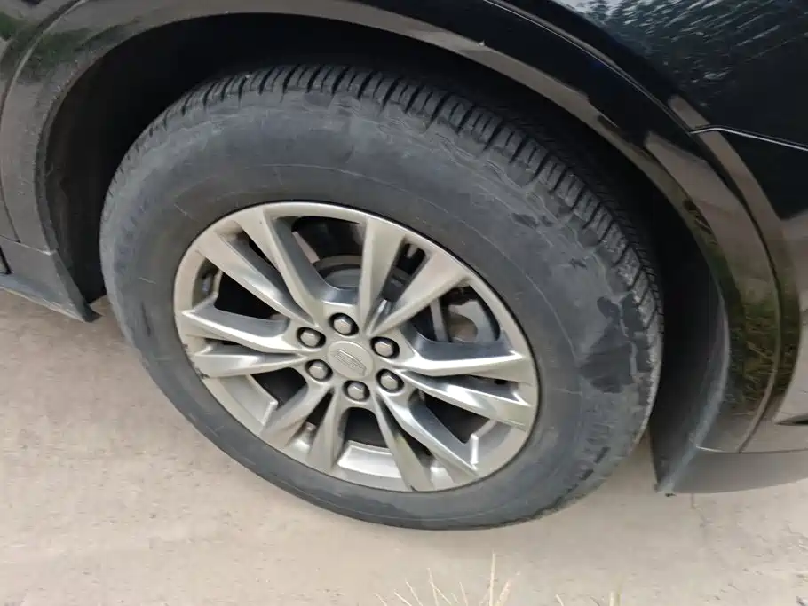 Cadillac XT5 — миниатюра 6