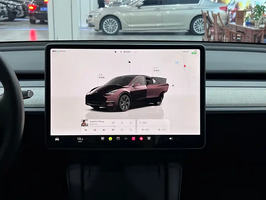 TESLA MODEL Y