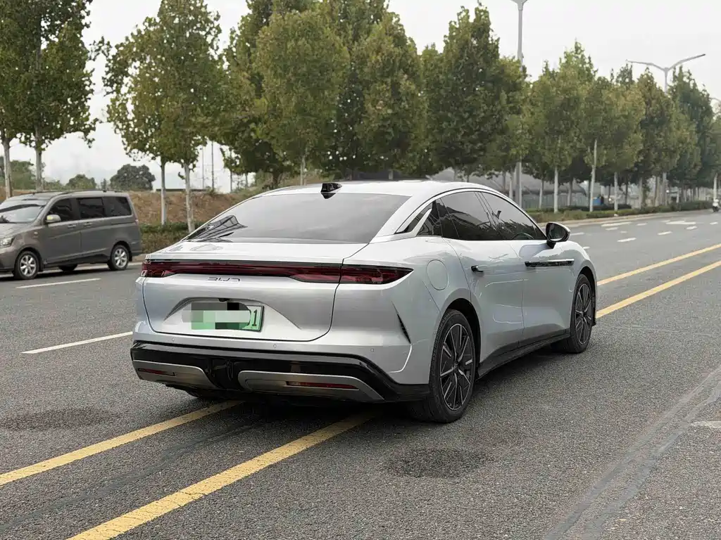 BYD Han — миниатюра 8
