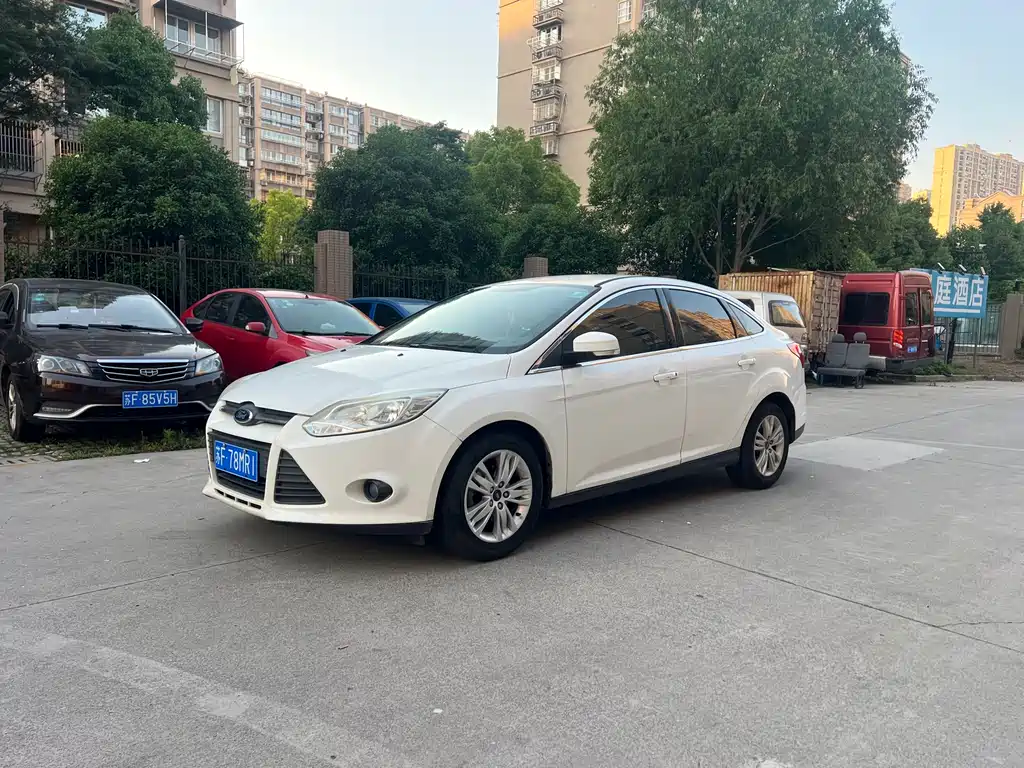 Ford Focus 2012 1.6L AT Comfort