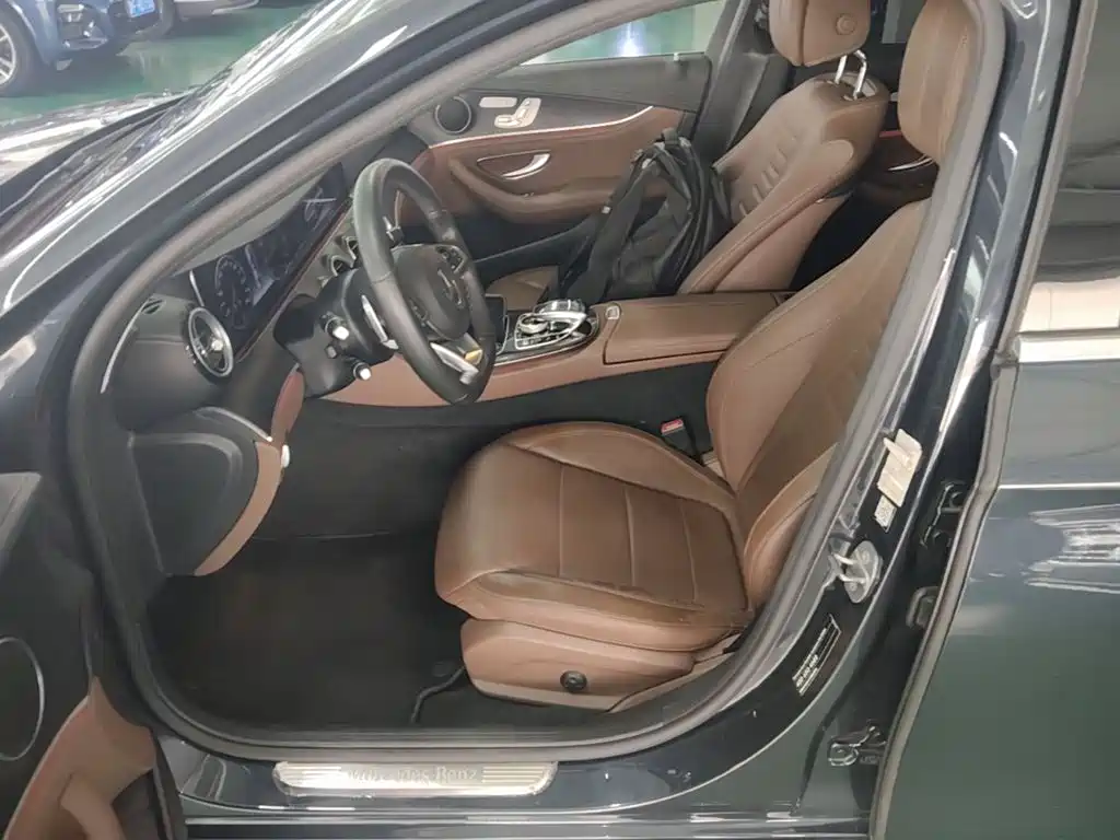 Mercedes-Benz E-Class — миниатюра 15