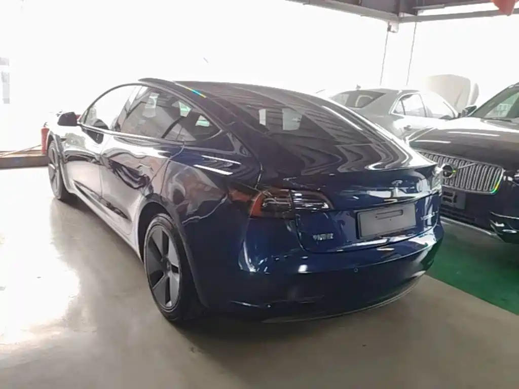Tesla Model 3 — миниатюра 5