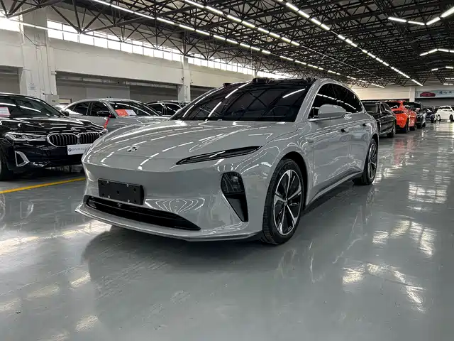 2025 Nio ET5
