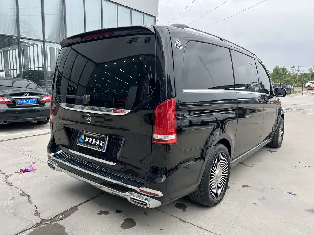 Mercedes-Benz V-Class — миниатюра 13