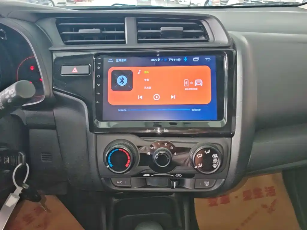 Honda Fit — миниатюра 13