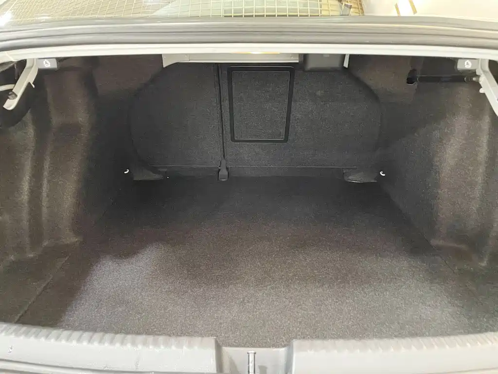 Volkswagen Sagitar — миниатюра 27