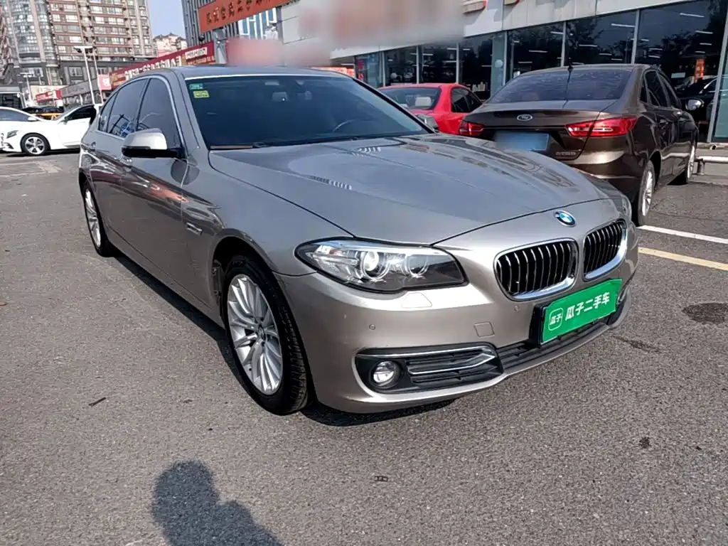 BMW 5 Series — миниатюра 4