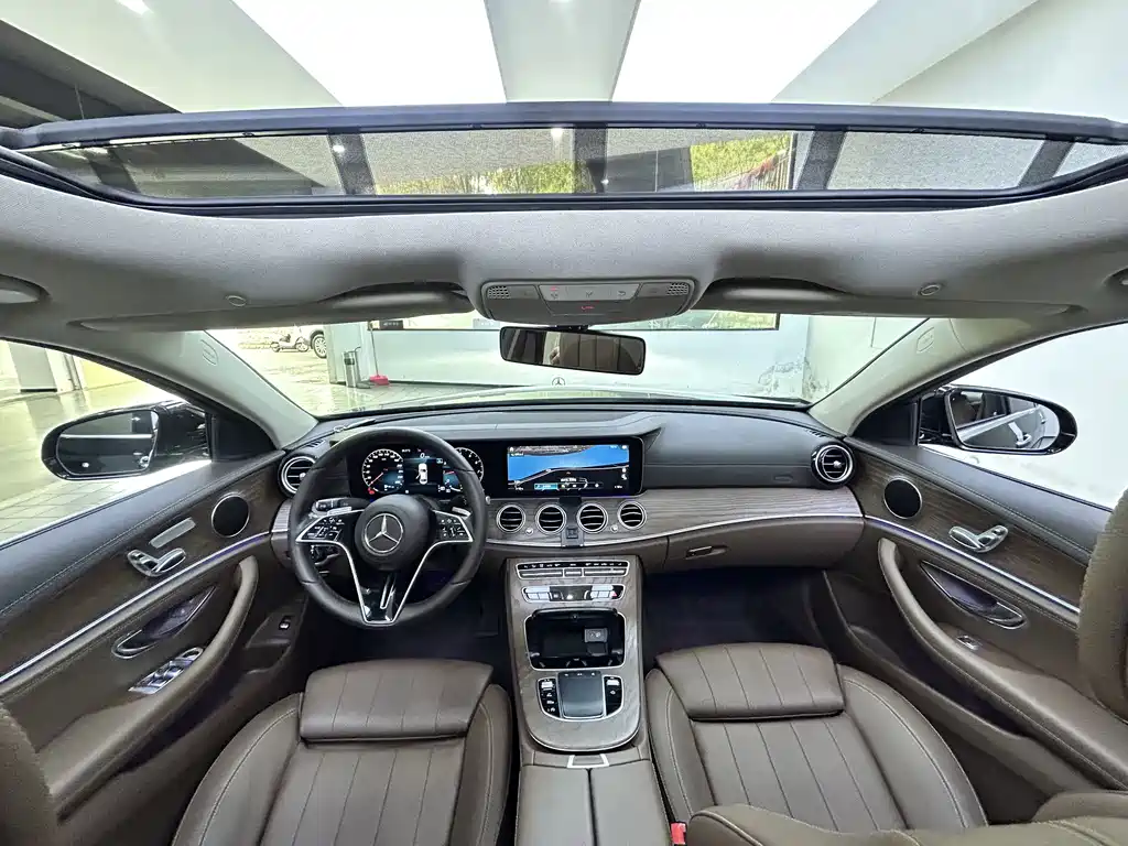 Mercedes-Benz E-Class — миниатюра 5