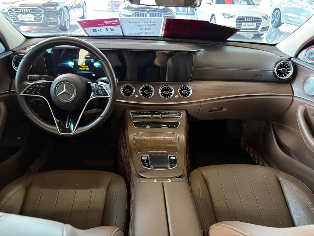 Mercedes-Benz E-Class — миниатюра 6