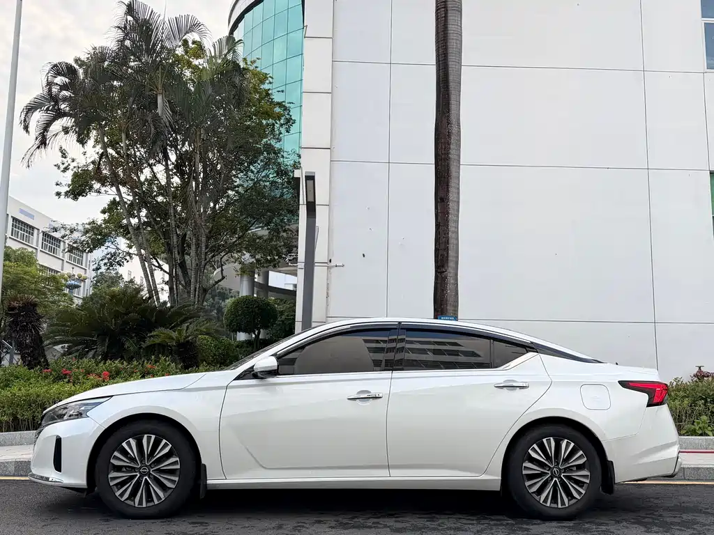 Nissan Teana — миниатюра 3