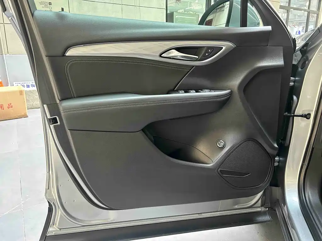 Buick Envision S — миниатюра 10
