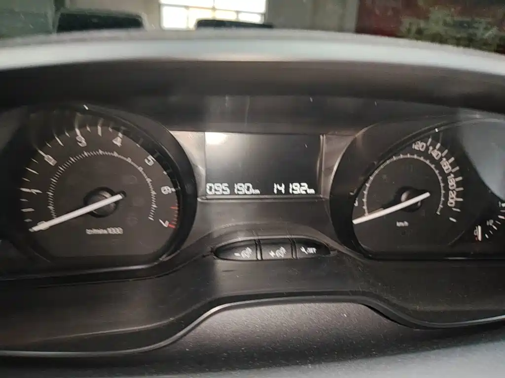 Peugeot 2008 — миниатюра 12