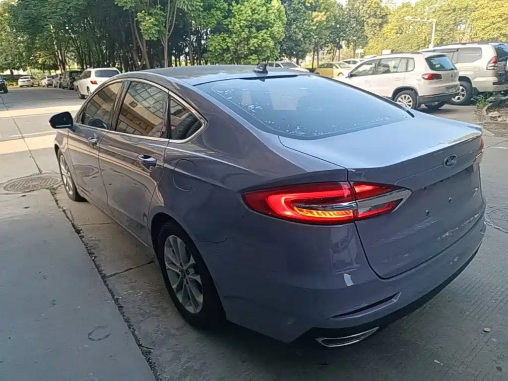 Ford Mondeo — миниатюра 5