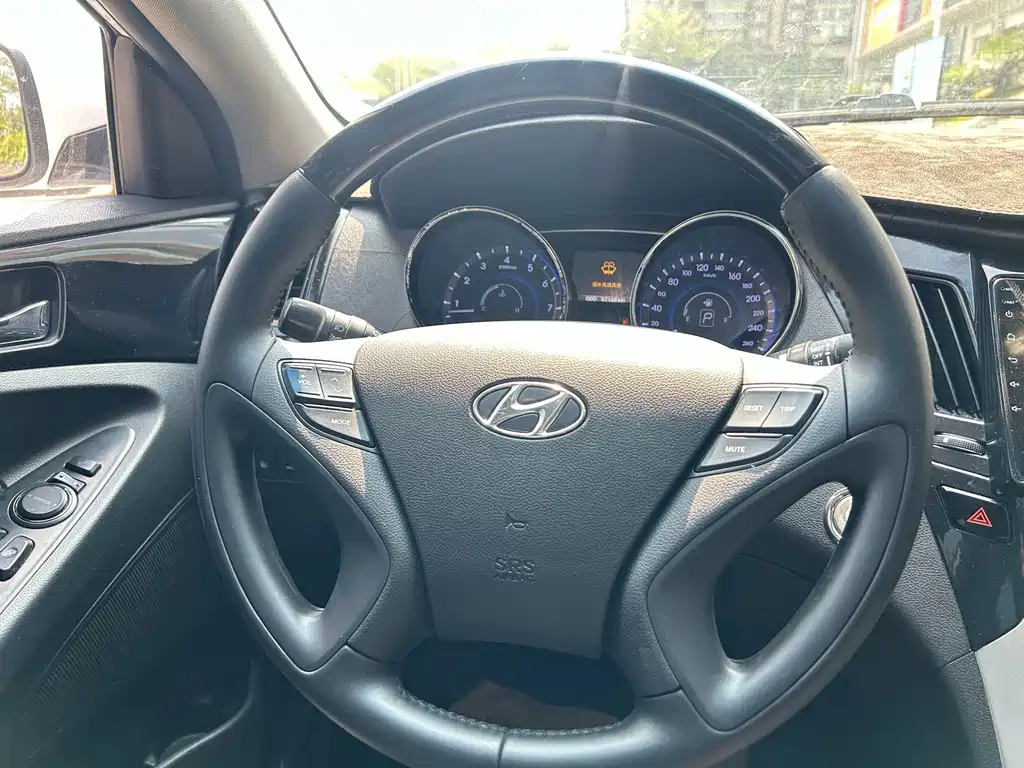 Hyundai Sonata — миниатюра 14