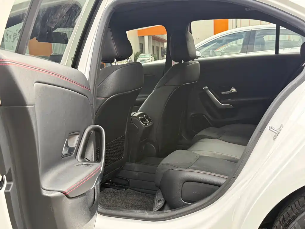 Mercedes-Benz A-Class — миниатюра 11