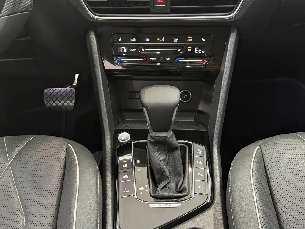 Volkswagen Tiguan L PHEV — миниатюра 5