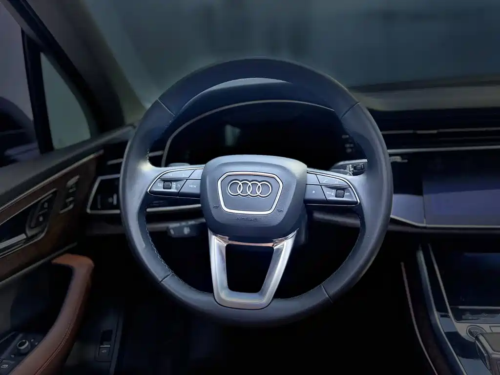 Audi Q7 — миниатюра 9