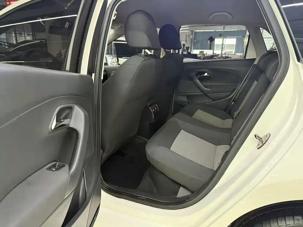 Volkswagen Polo — миниатюра 8