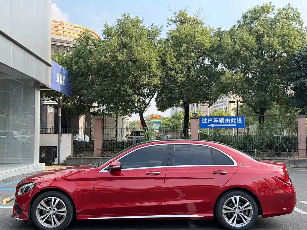 Mercedes-Benz C-Class — миниатюра 8