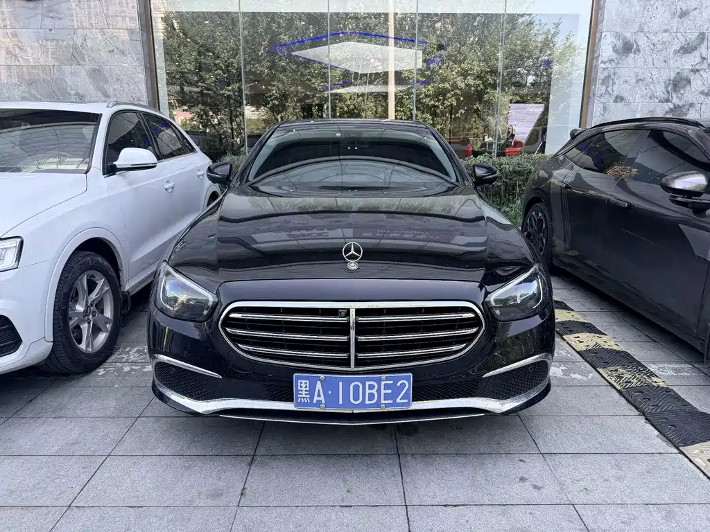 Mercedes-Benz E-Class — миниатюра 2