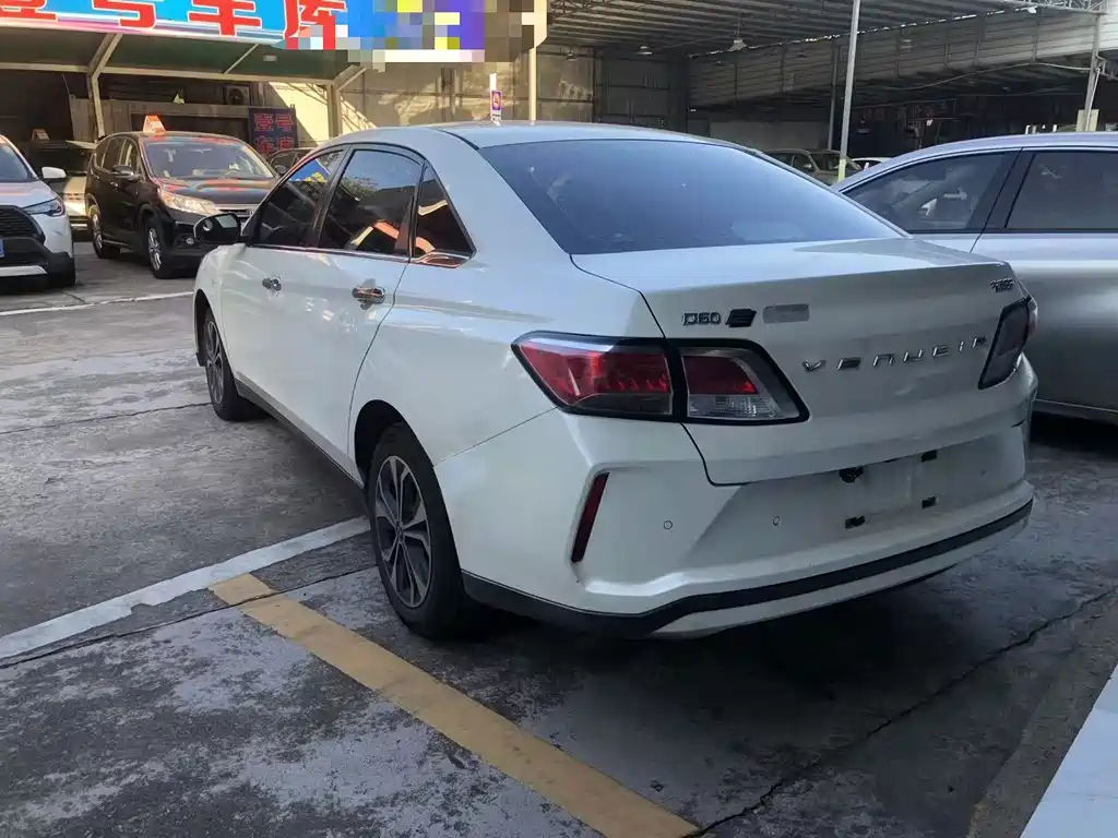 Venucia D60 EV — миниатюра 2