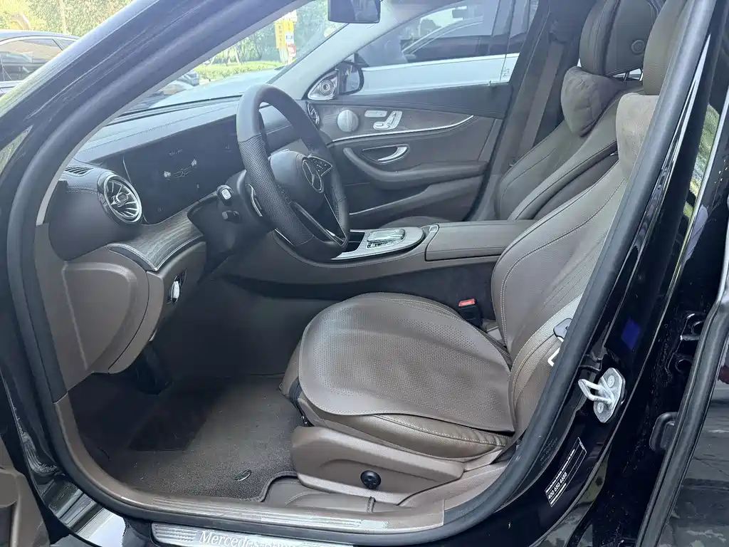 Mercedes-Benz E-Class — миниатюра 3