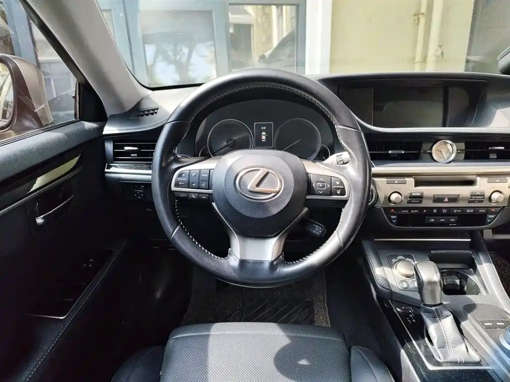 Lexus ES 2015 200 Elite