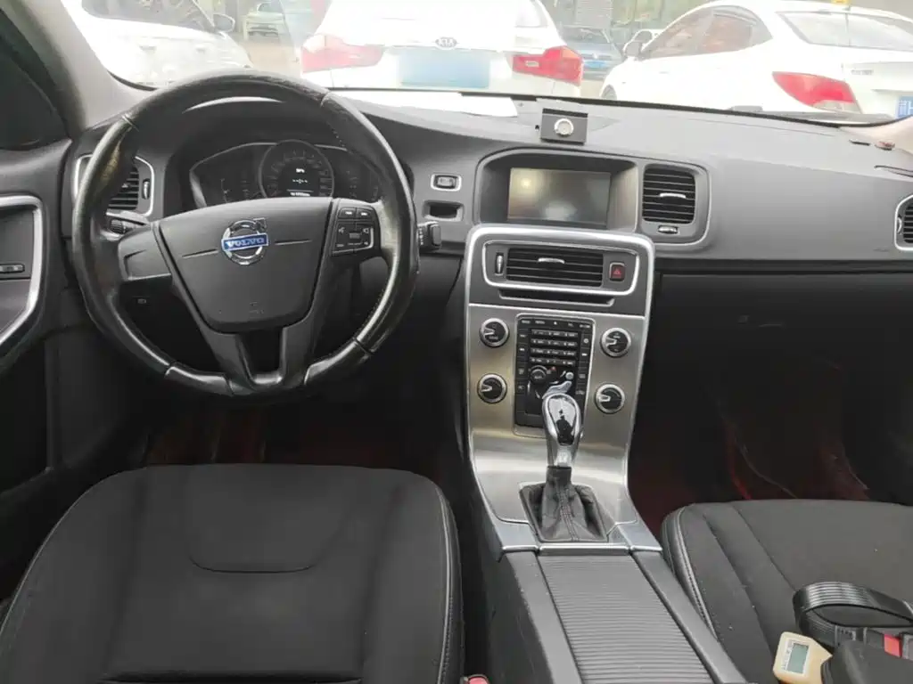 Volvo S60 — миниатюра 10