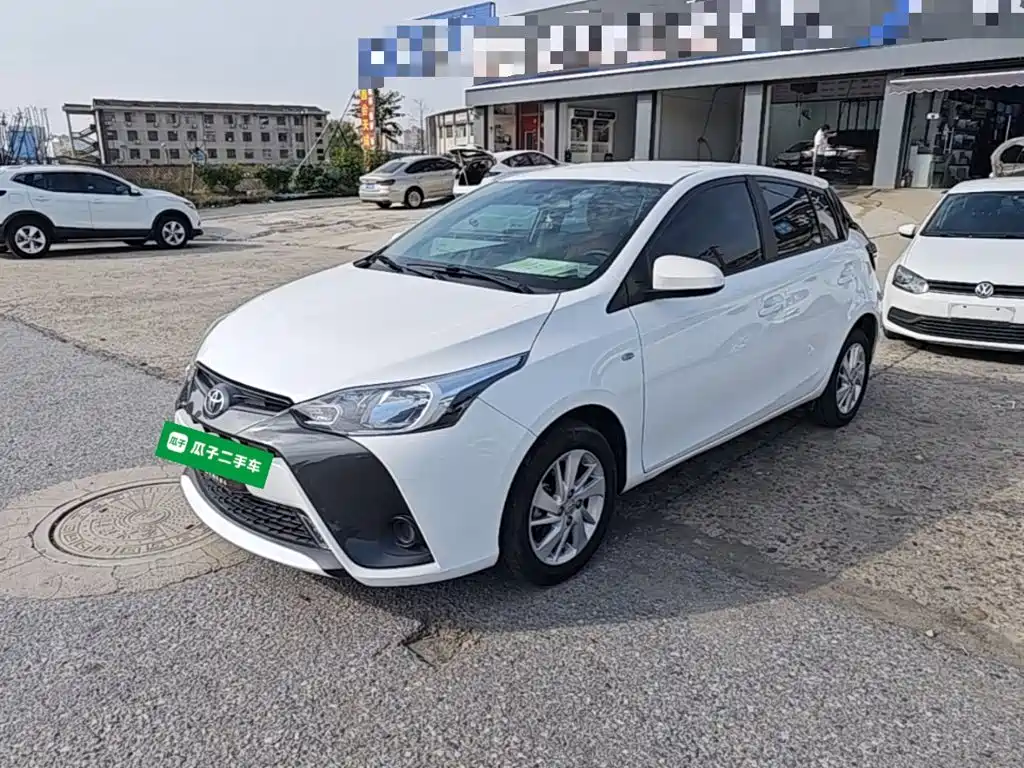 Toyota Yaris L — миниатюра 2