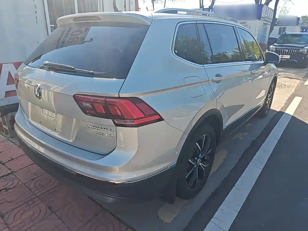 Volkswagen Tiguan L — миниатюра 7