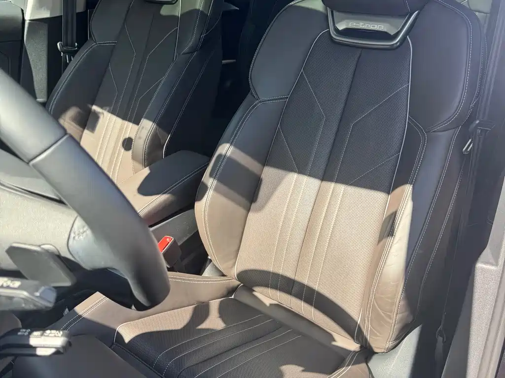 Audi Q5 e-tron — миниатюра 30