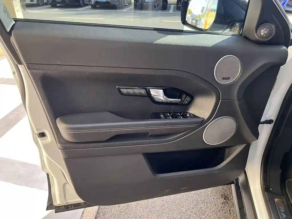 Land Rover Evoque (Import) — миниатюра 9