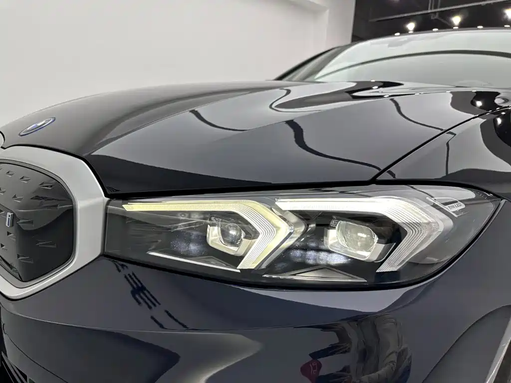 BMW i3 — миниатюра 27