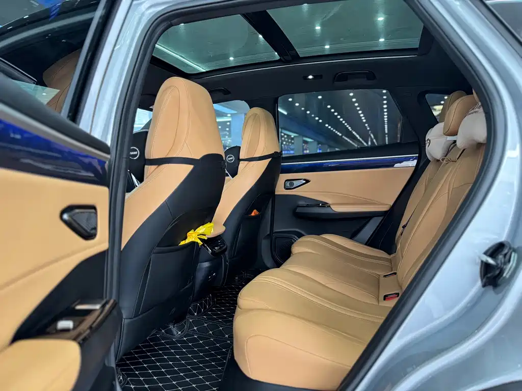 GEELY GALAXY GALAXY L7