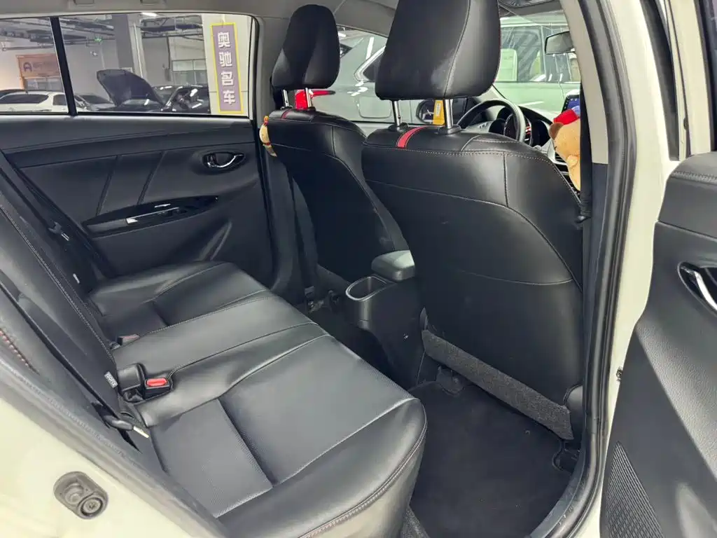 Toyota Yaris L — миниатюра 10