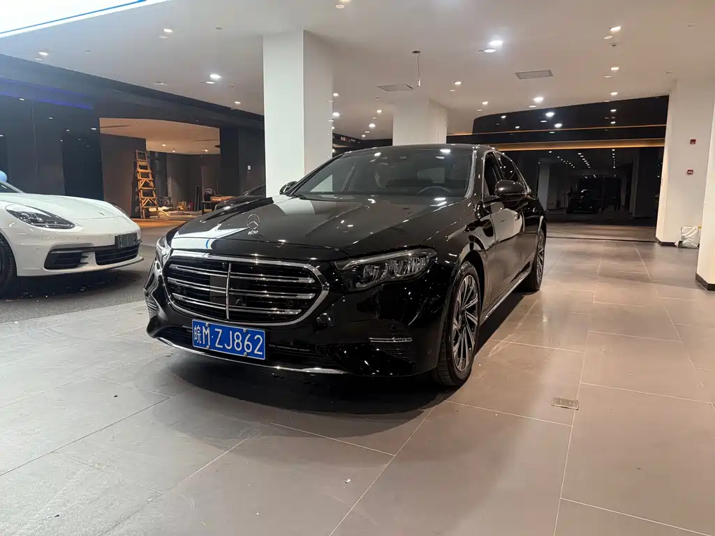 Mercedes-Benz E-Class 2024