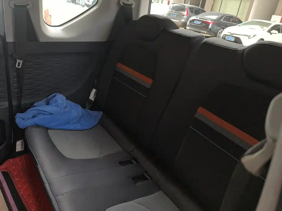 Wuling MINIEV — миниатюра 11