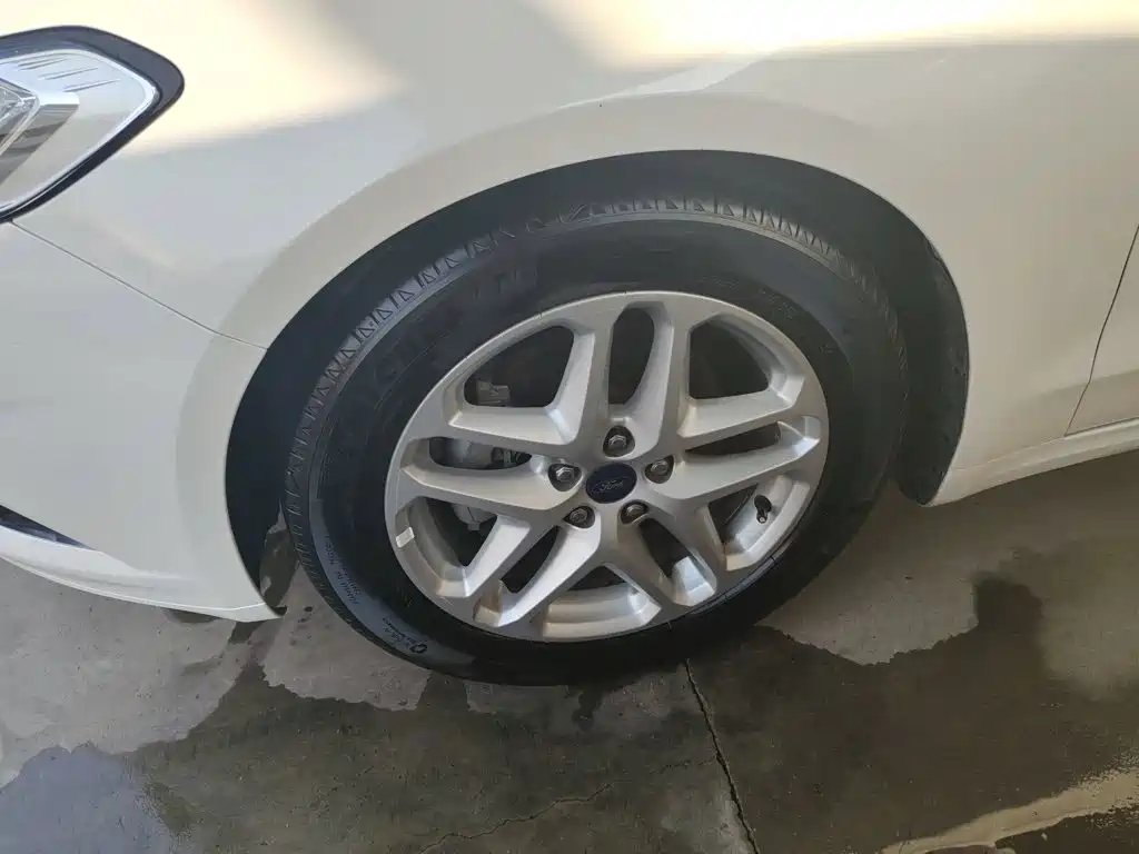 Ford Mondeo — миниатюра 23