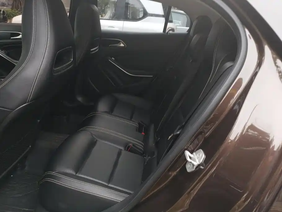 Mercedes-Benz GLA — миниатюра 11