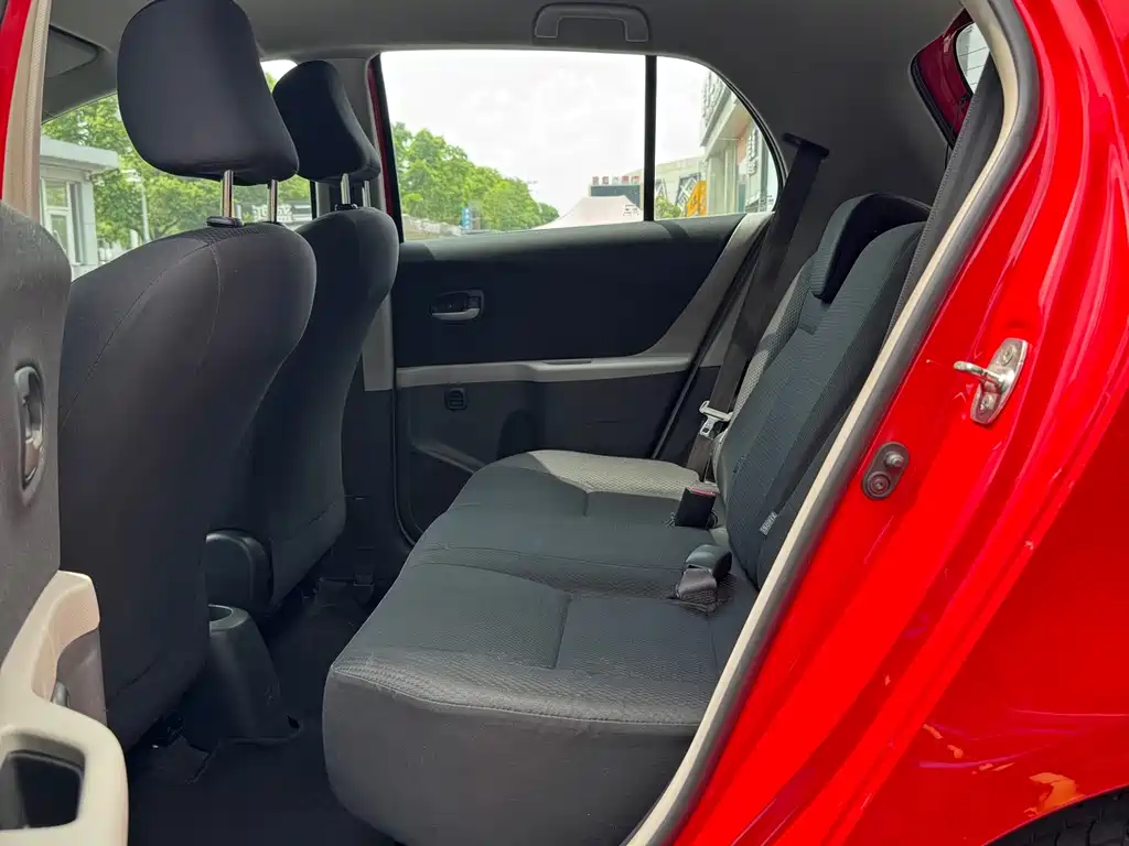 Toyota Yaris — миниатюра 8