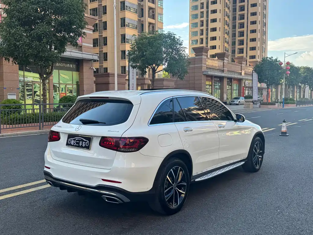 MERCEDES-BENZ GLC