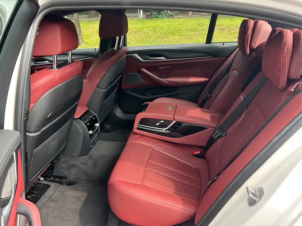 BMW 5 Series New Energy — миниатюра 4