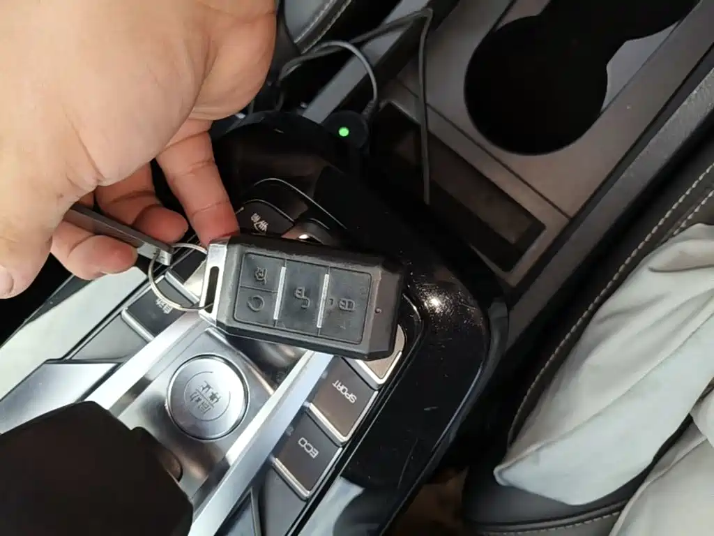 BYD Yuan EV — миниатюра 9