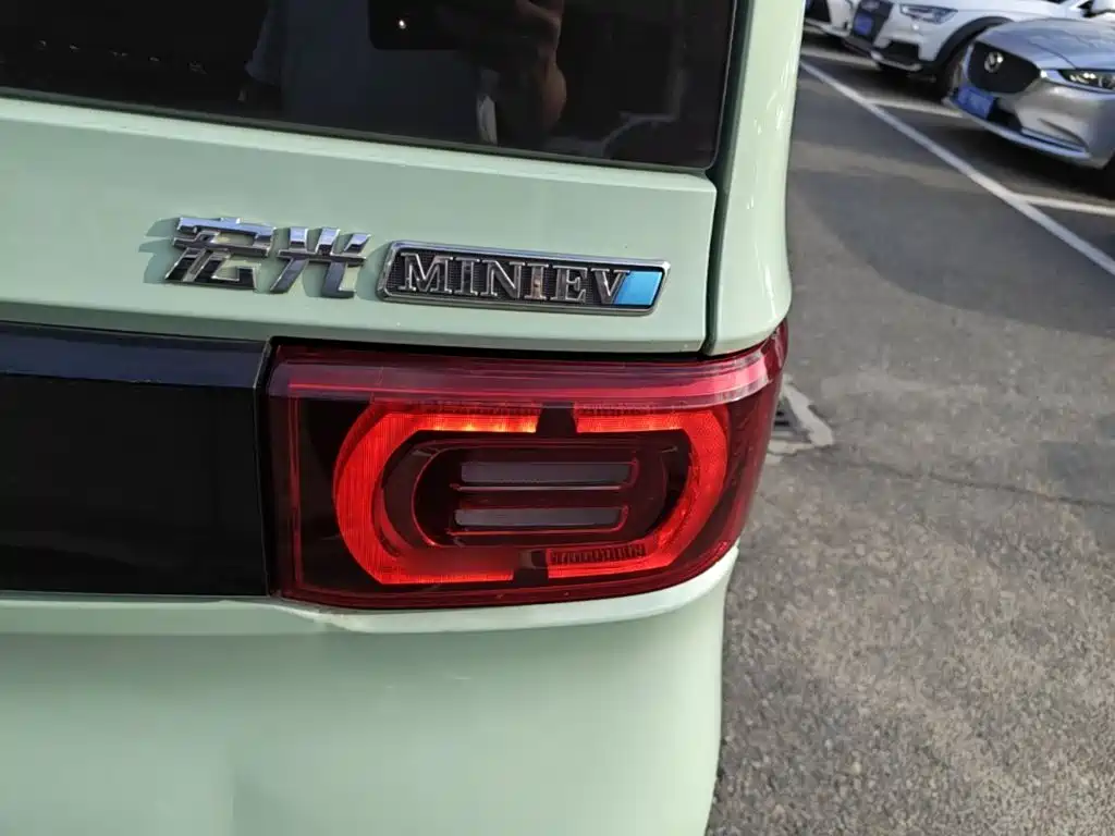 Wuling MINIEV — миниатюра 8