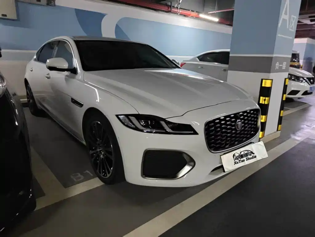 Jaguar XFL — миниатюра 4