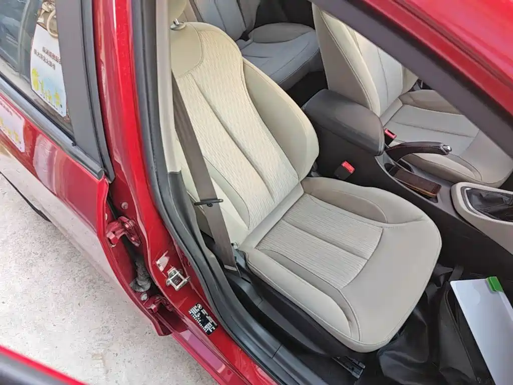 Buick Excelle — миниатюра 25