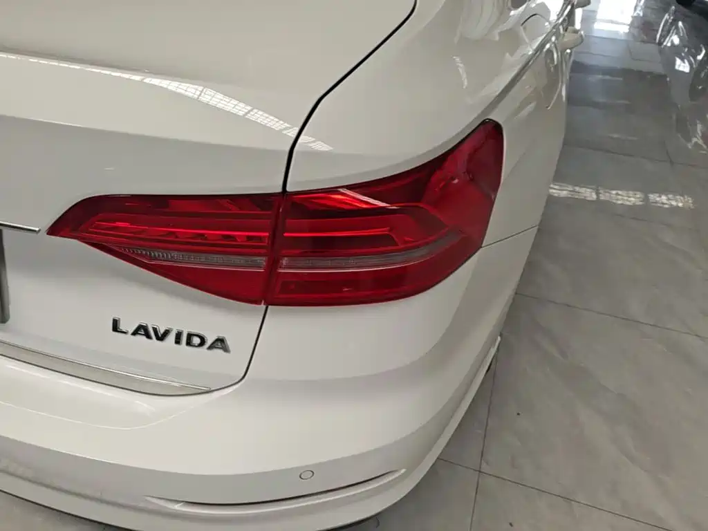 Volkswagen Lavida — миниатюра 8