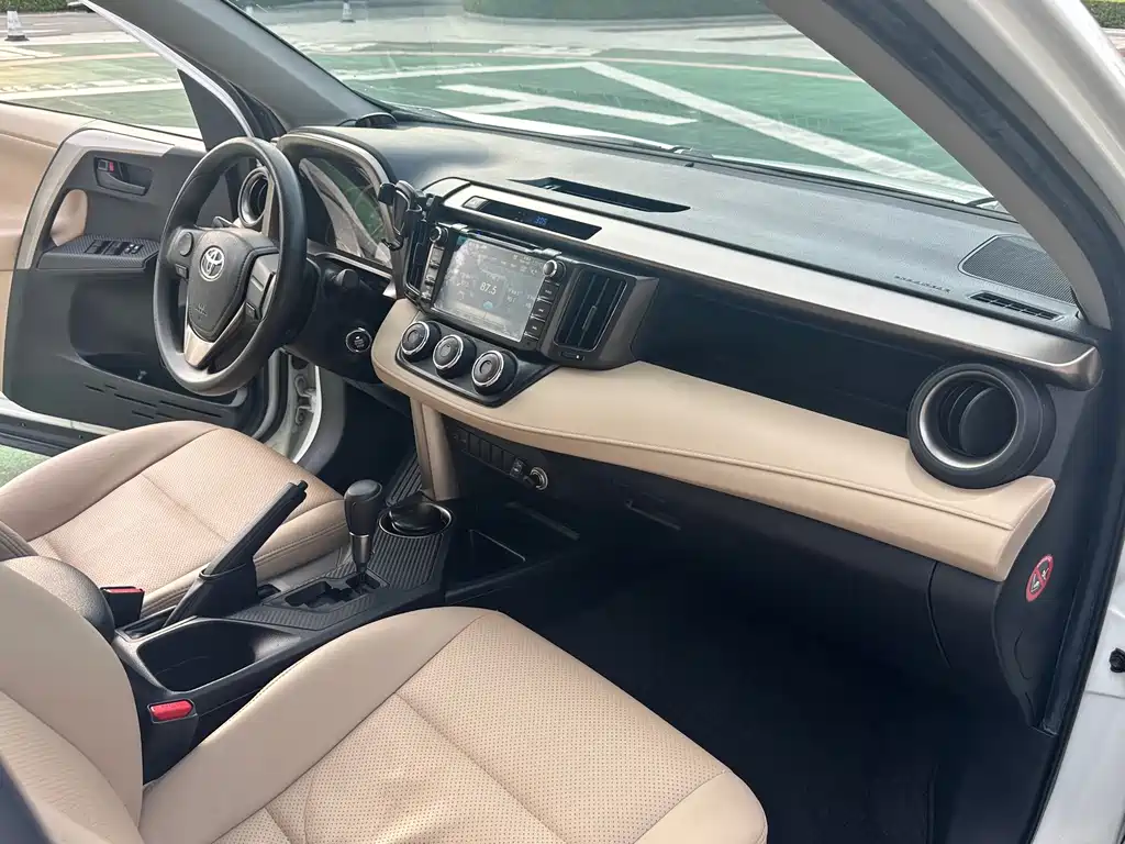 Toyota RAV4 — миниатюра 12