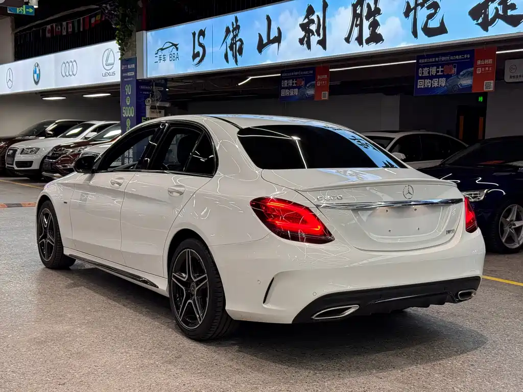 Mercedes-Benz C-Class — миниатюра 6